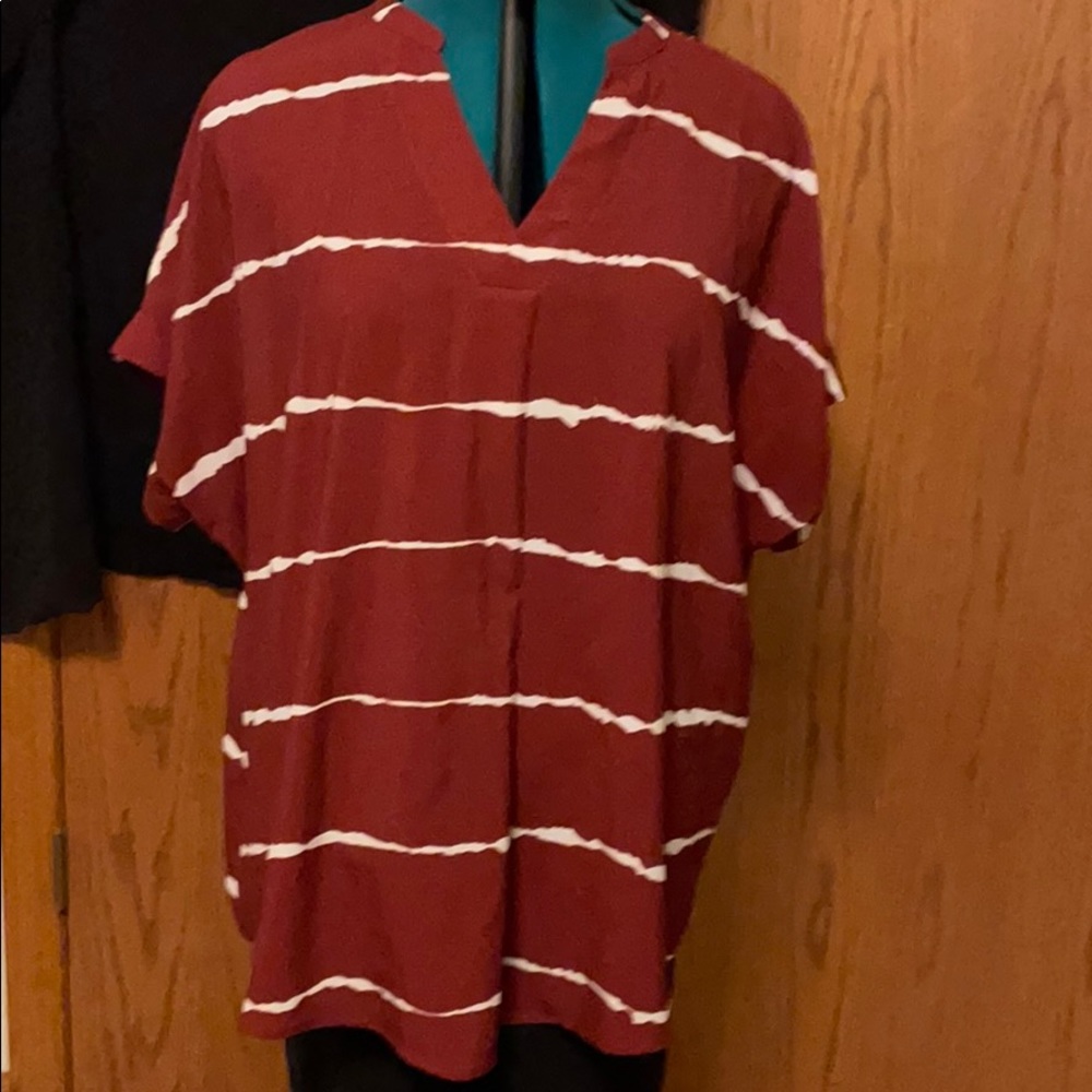 Burgundy & white tunic